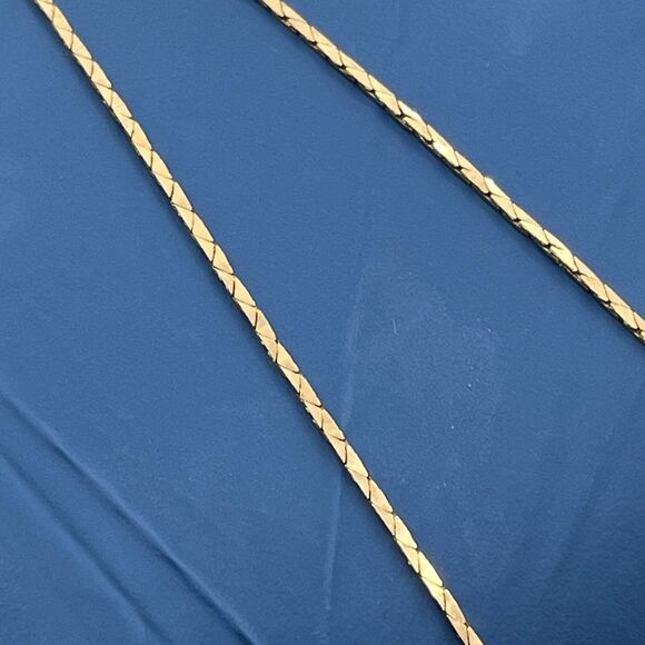 14k Italy Yellow Gold Flat Triangle Cobra Chain Necklace 19” X 1mm W 2.75 Grams - Picture 5 of 8